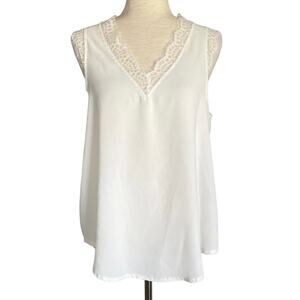 ROMANTIC HUT White Sleeveless Lace Trim Blouse Size Small V Neck Relaxed Fit